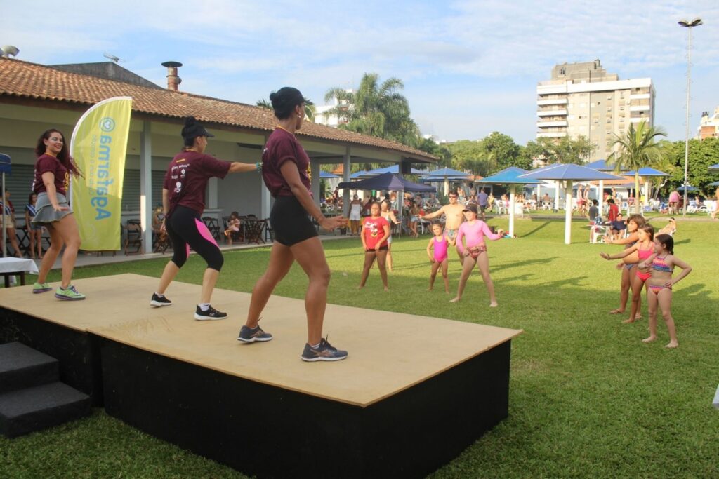 COLÔNIA DE FÉRIAS DIVERTE CRIANÇAS ATECEANAS - Avenida Tênis Clube