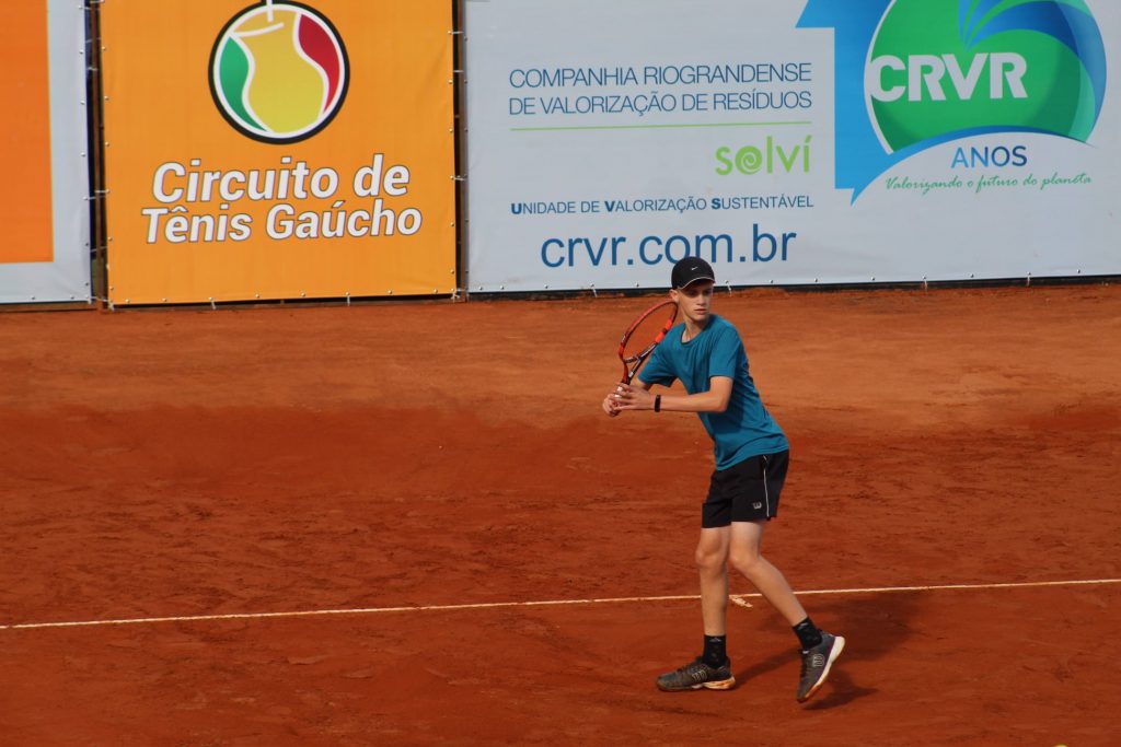 156 atletas disputaram a 1ª etapa do Circuito de Tênis Gaúcho