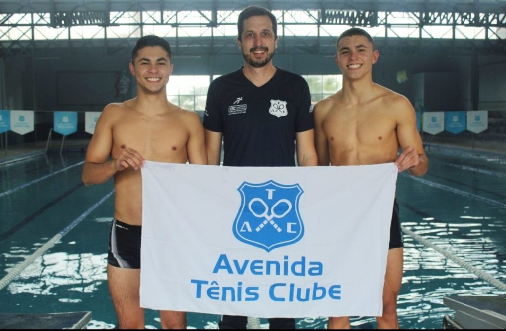 Atletas da natação participam de seletiva em Porto Alegre
