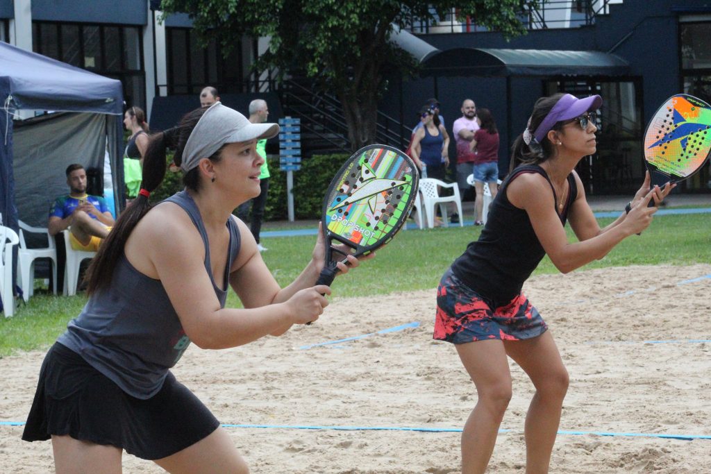 Nas areias do beach tennis - Grêmio Náutico União