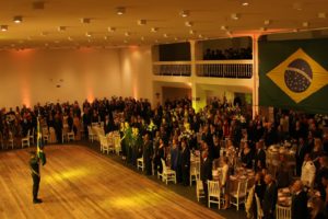 Em 2019, o Baile da Independência mais de 400 participantes no salão Nobre.