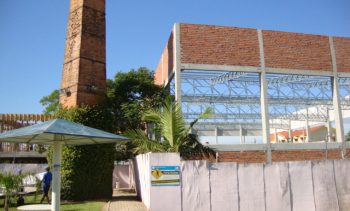 construção-centro-poliesportivo